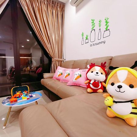 Legoland 3Min Lakeview Happyrainbowsuite 7Pax 2R2B Nusajaya  Exterior photo